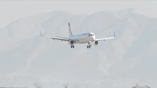 পাঁচ ঘণ্টা বন্ধ রাখার পর খুলে দেওয়া হলো ইরানের আকাশসীমা